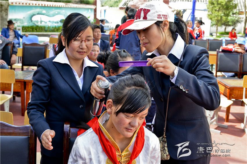 殘障兒童幸福成長(康巴傳媒網(wǎng)首屆紀(jì)實攝影大賽)